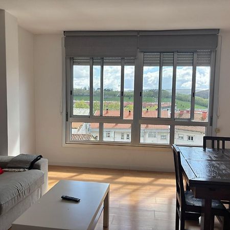 شقة Amplio Piso Con Vistas En La Entrada Del Camino C4 سانتياغو دي كومبوستيلا المظهر الخارجي الصورة